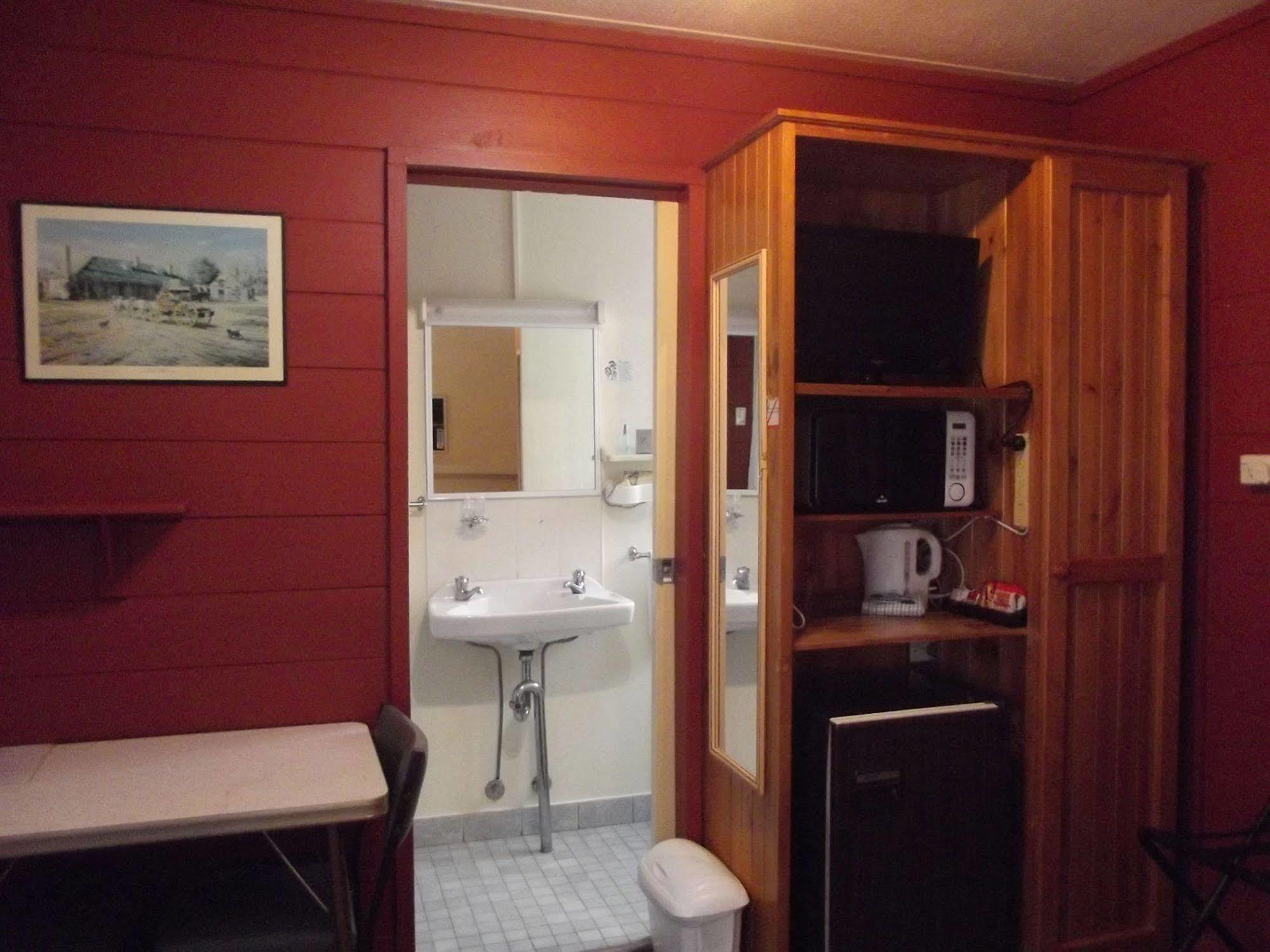 Red Cedar Motel Muswellbrook Buitenkant foto